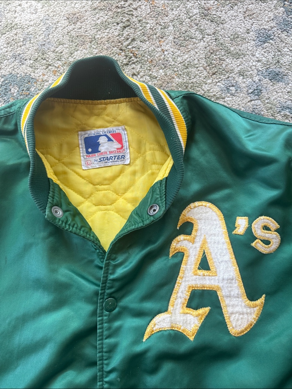 STARTER Oakland Athletics MLB Satin Bomber Jacket L - Picture 2 of 4